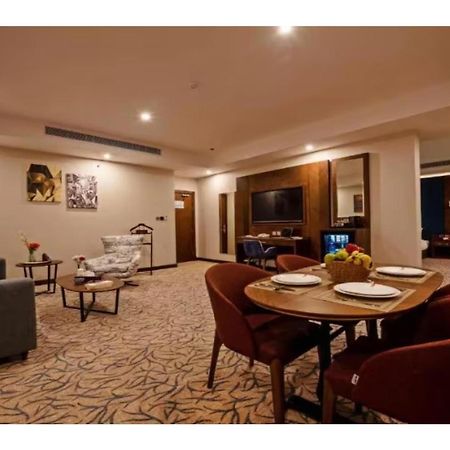 Sunday Emerald Hotel Jeddah Exterior photo