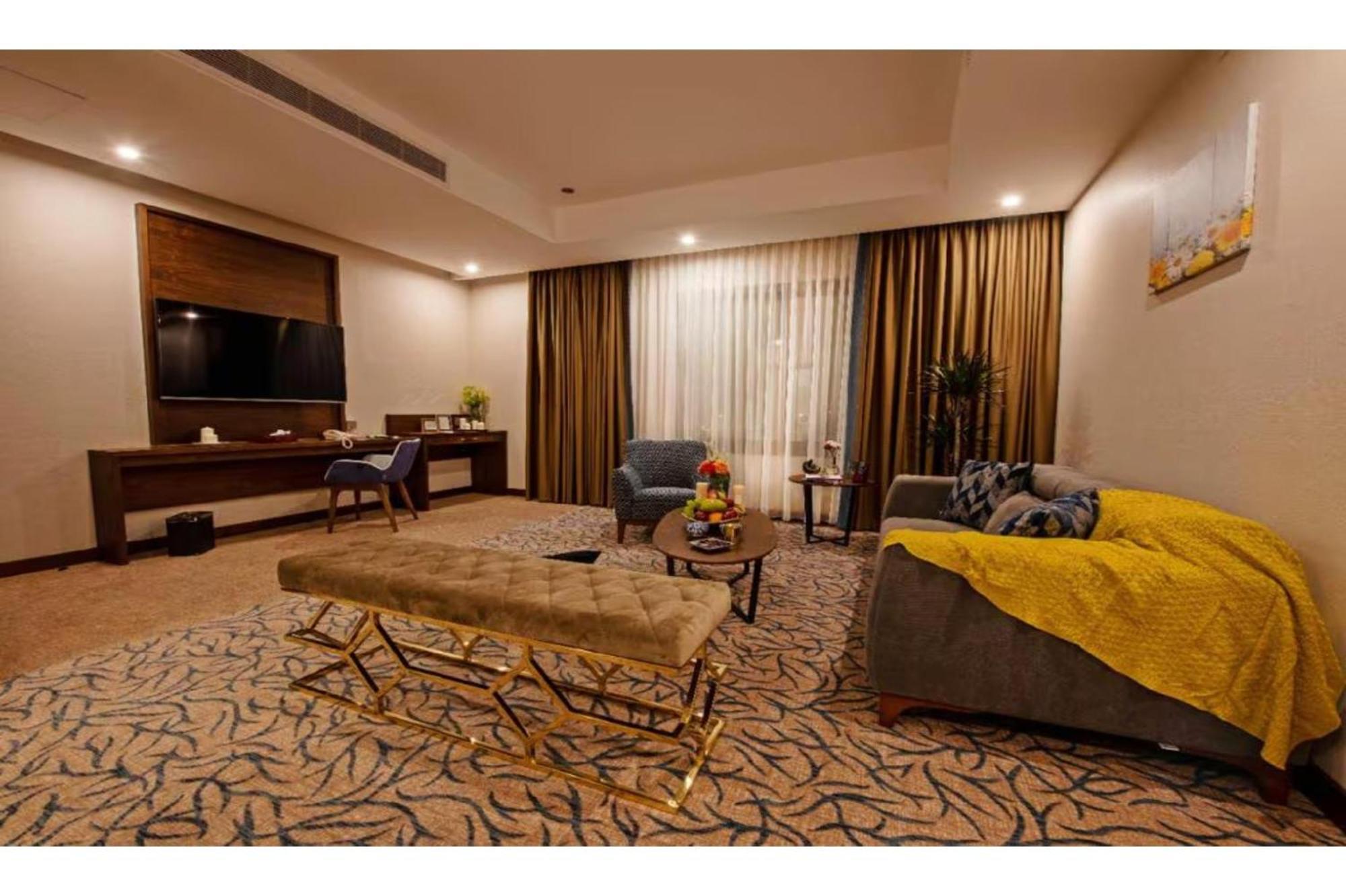 Sunday Emerald Hotel Jeddah Exterior photo