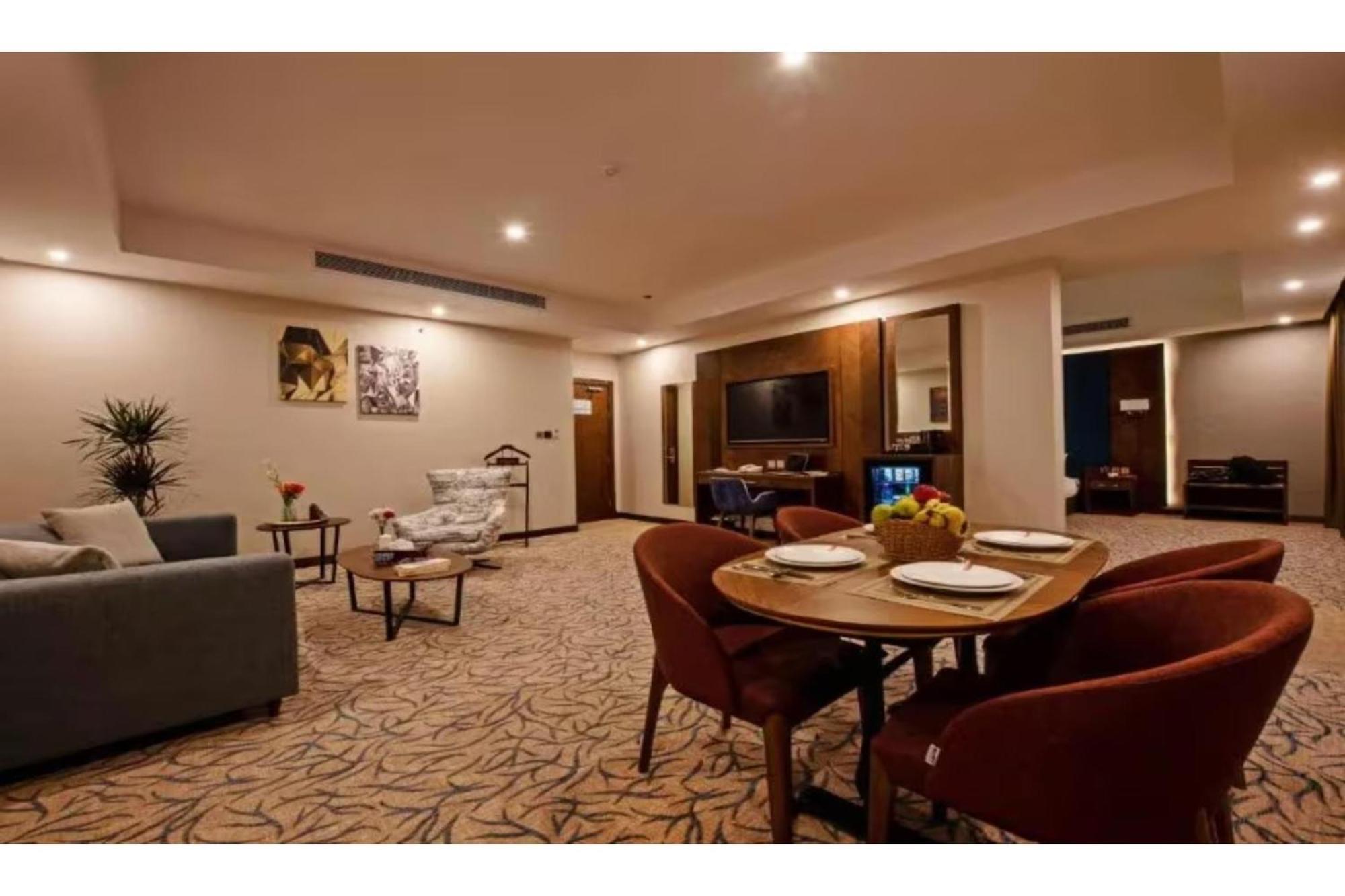 Sunday Emerald Hotel Jeddah Exterior photo